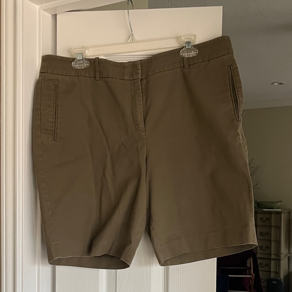 Lafayette 148 New York Olive Green Shorts